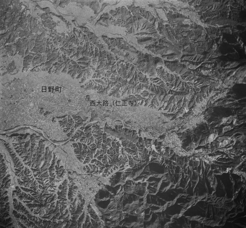 日野町と仁正寺遠景　昭和22年撮影空中写真（国土地理院Webサイトより、USA-M661-A-40〔部分に加筆〕）の画像。 